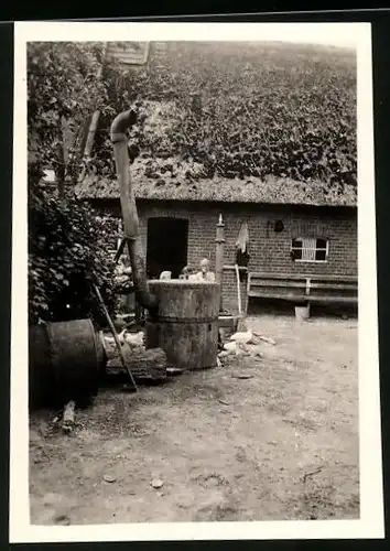 Fotografie unbekannter Fotograf, Ansicht Rondeshagen, Bauernhof um 1941