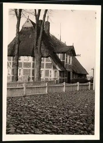 Fotografie unbekannter Fotograf, Ansicht Rethwischdorf, Wohnhaus um 1942