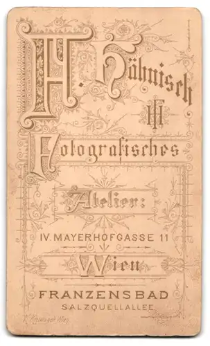 Fotografie A. Hähnisch, Wien, Mayerhofgasse 11, Junge Dame mit Kragenbrosche