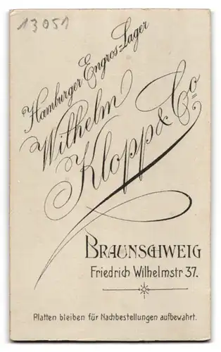 Fotografie Wilhelm Klopp & Co., Braunschweig, Friedrich Wilhelmstr. 37, Eleganter Herr mit Schnauzbart