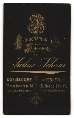 Fotografie Julius Schaar, Düsseldorf, Schadowstr. 57, Junge Dame in hübscher Kleidung