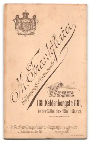 Fotografie M. Frankfurter, Wesel, Kaldenbergstr. 1181, Herr im Anzug mit Schnauzer