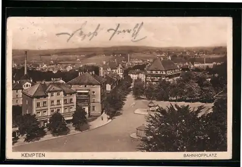 AK Kempten, Bahnhofplatz mit Fernblick aus der Vogelschau