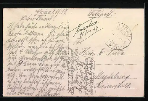 AK Gladau, Gasthof Wilhelm Meier mit Strasse und kleiner Versammlung