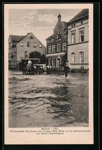 AK Weida /Thür., Hochwasser der Auma am 15. August 1924, Selle`s Schuhfabrik in der Bahnhofstrasse