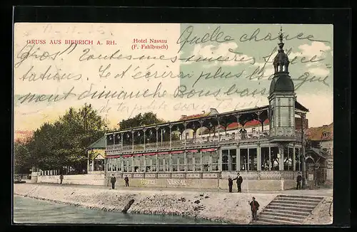 AK Biebrich a. Rhein, Ortsansicht, Hotel Nassau (F.Fahlbusch) mit Passanten