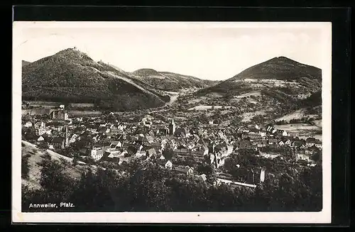 AK Annweiler /Pfalz, Ortsansicht mit Bergen