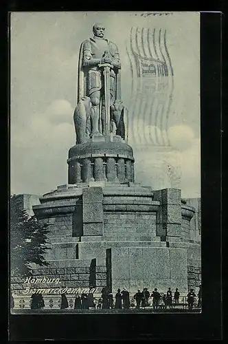 AK Hamburg-St.Pauli, Bismarckdenkmal mit Besuchern