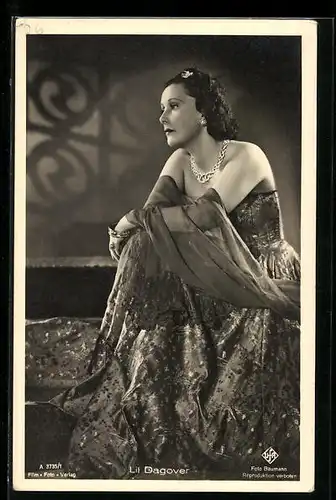 AK Schauspielerin Lil Dagover in Abendrobe