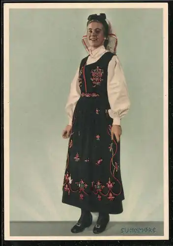 AK Sunnmore, Norwegerin in Tracht