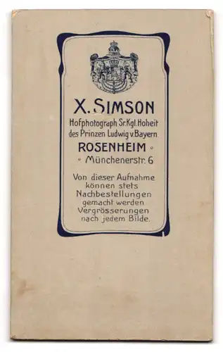 Fotografie X. Simson, Rosenheim, junge bayerin im Trachtenkleid mit Federhut