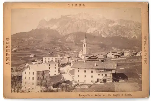 Fotografie Jos. Gugler, Bozen, Ansicht Ampezzo, Cortina mit Tofana, Blick in den Ort