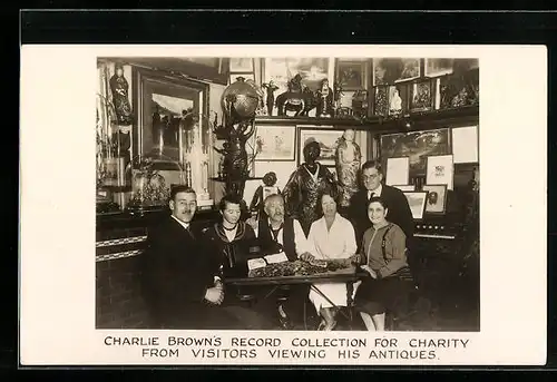 AK Charlie Brown`s Record Collection for Charity from Visitors viewing his antiques, Antiquitätenhandel