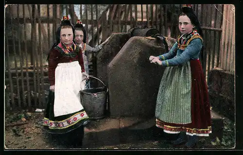 AK Hessenmädchen am Brunnen, hessische Tracht