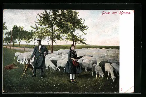 AK Schäfer mit Ehefrau und Herde auf der Weide, hessische Tracht