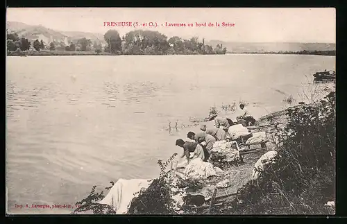 AK Freneuse, Laveuses au bord de la Seine