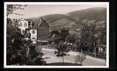 AK Lindenfels /Odenw., Restaurant-Kurhotel Auguste Viktoria W. Obermeier, Strassenansicht von oben