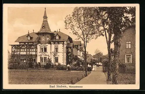 AK Bad Steben, Wenzstrasse mit Turmgebäude