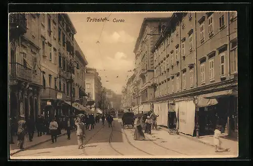 AK Trieste, Corso mit Strassenbahnen und Geschäften