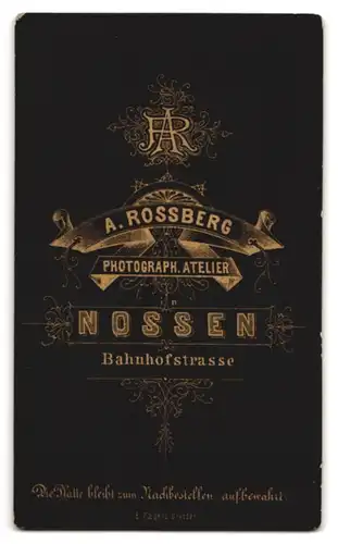 Fotografie A. Rossberg, Nossen, Bahnhofstrasse, Portrait Bube elegant im Anzug