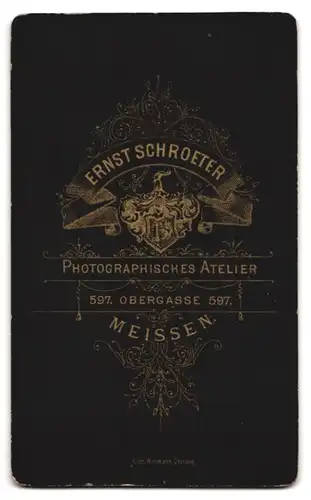 Fotografie Ernst Schroeter, Meissen, Obergasse 597, Portrait charmanter junger Mann elegant im Jackett