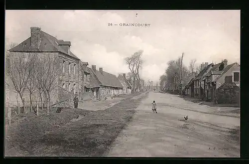 AK Graincourt, Kinder auf der Strasse vor den Wohnhäusern