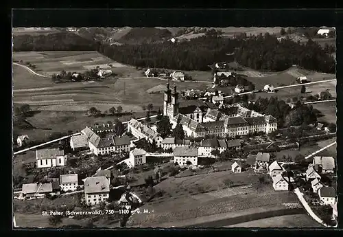 AK St. Peter im Schwarzwald, Blick auf das Kloster und die Stadt, Fliegeraufnahme