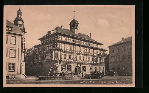 AK Vacha a. Rhön, Brunnen vor dem historischen Rathaus