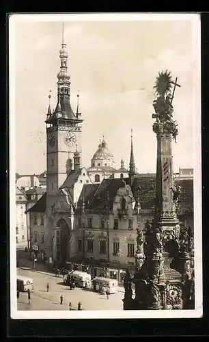 AK Olmütz, an der Mariensäule mit Blick auf das Rathaus