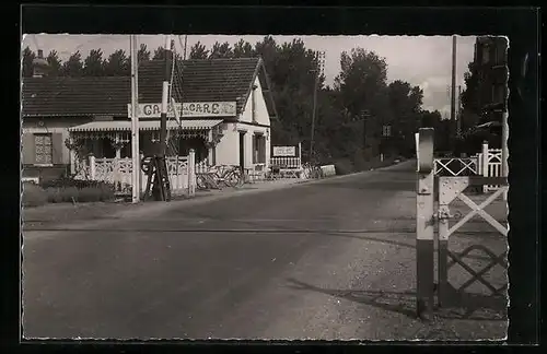 AK Saint-Etienne-su-Vouvray, Cafe de la Gare, Maison Brunot