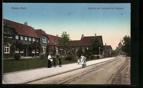 AK Essen /Ruhr, Altenhof mit Denkmal des Giessers