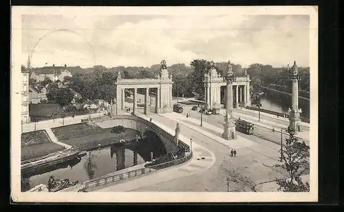 AK Berlin, Charlottenburger Brücke mit Strassenbahn