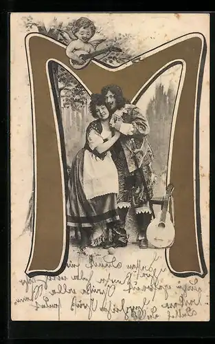 AK Buchstabe M mit Liebespaar in Kostümen und musizierendem Amor