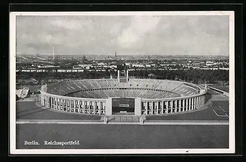AK Berlin, Reichssportfeld mit Blick auf die Stadt