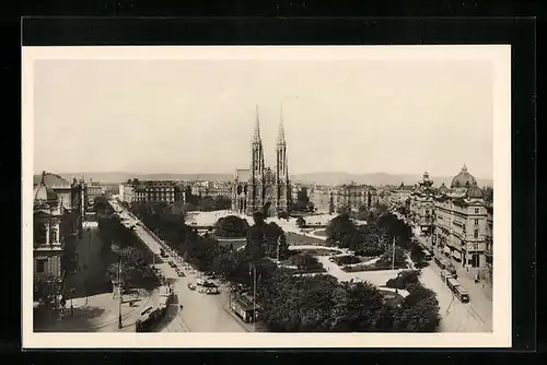 AK Wien, Der Freiheitsplatz mit Votivkirche und Strassenbahn