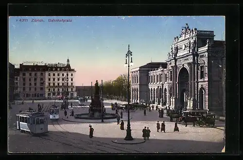 AK Zürich, Strassenbahnen auf dem Bahnhofplatz, Pferdekutsche