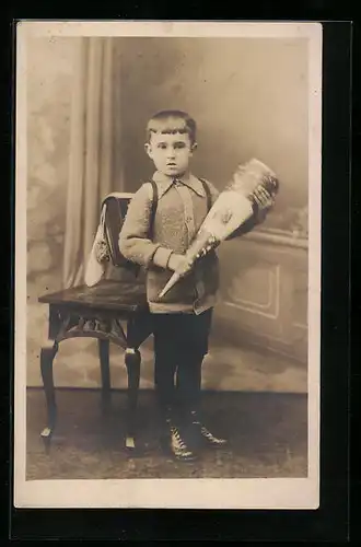 Foto-AK Junge mit Schultüte zum Schulanfang