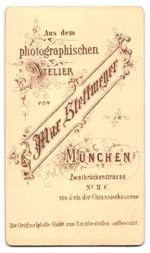 Fotografie Max Stettmeyer, München, Zweibrückenstrasse II, Bürgerliche Frau mit Brosche und Hochsteckfrisur