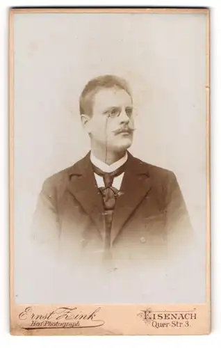 Fotografie Ernst Frank, Eisenach, Quer-Strasse 3, Bürgerlicher mit gelichtetem Haar, Zwicker und Schnurrbart