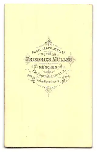 Fotografie Friedrich Müller, München, Kaufinger-Str. 21 /2, Charmanter Herr in modischer Kleidung