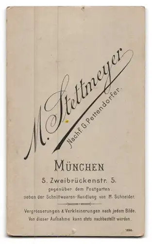 Fotografie M. Stettmeyer, München, Zweibrückenstr. 5, Zwei junge Damen in Kleidern