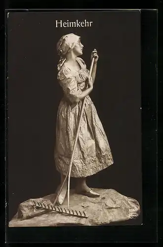 AK Heimkehr, Bäuerin mit Rechen, vermenschlicht
