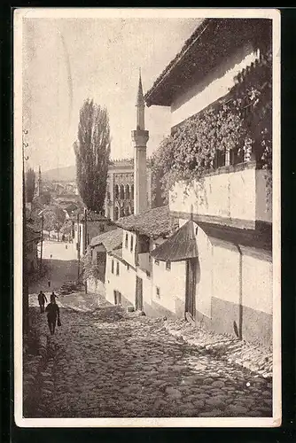 AK Sarajewo, Strassenpartie mit Blick in den Ort