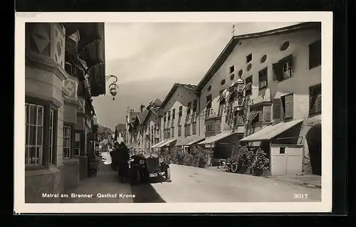 AK Matrei am Brenner, Strassenpartie am Gasthaus Krone