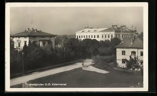 AK Mattighofen /O.-Ö., Villenviertel mit Strassenpartie