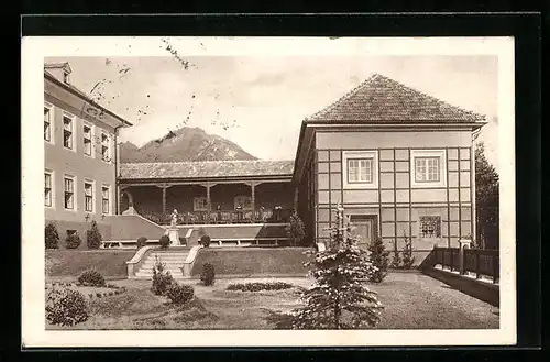 AK Hochzirl, Heilanstalt - Südwestfront mit Verbindungsgasse zur Frauenliegehalle