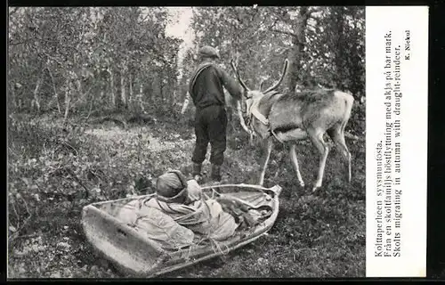 AK Norweger mit einem Rentier im Wald