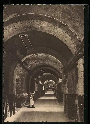 AK Reims, Champagne Pommery & Greno, Vue d`une Galerie, Vins sur pointe