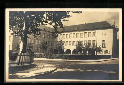 AK Ludwigsburg, Blick auf ein grosses Gebäude