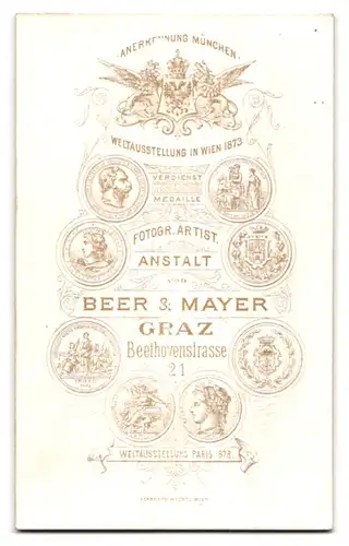 Fotografie Beer & Mayer, Graz, Beethovenstr. 21, Älterer Herr in modischer Kleidung